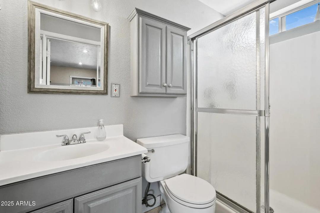 Real Estate Picture 18