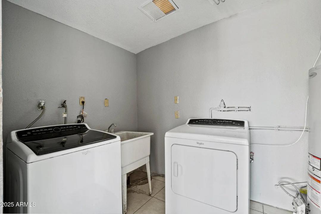 Real Estate Picture 43