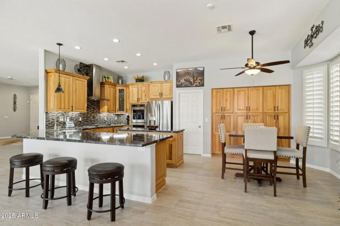 Real Estate Picture 7