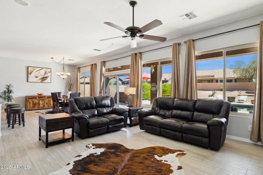 Real Estate Picture 11