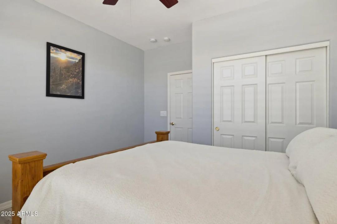 Real Estate Picture 24