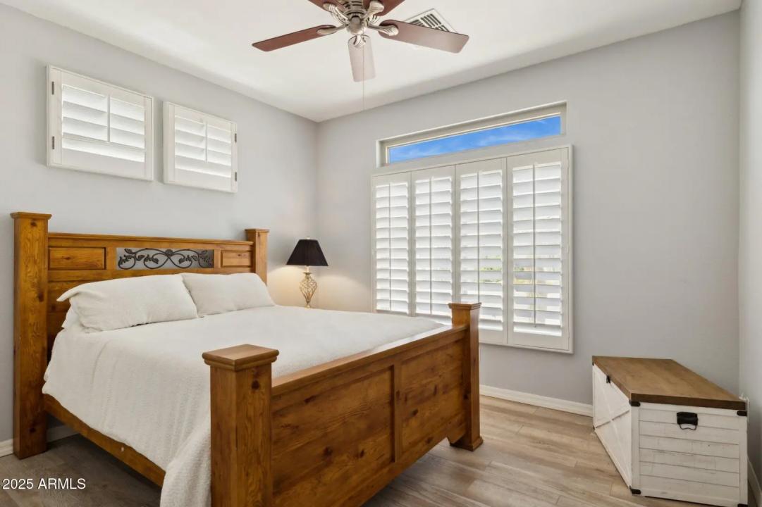 Real Estate Picture 25