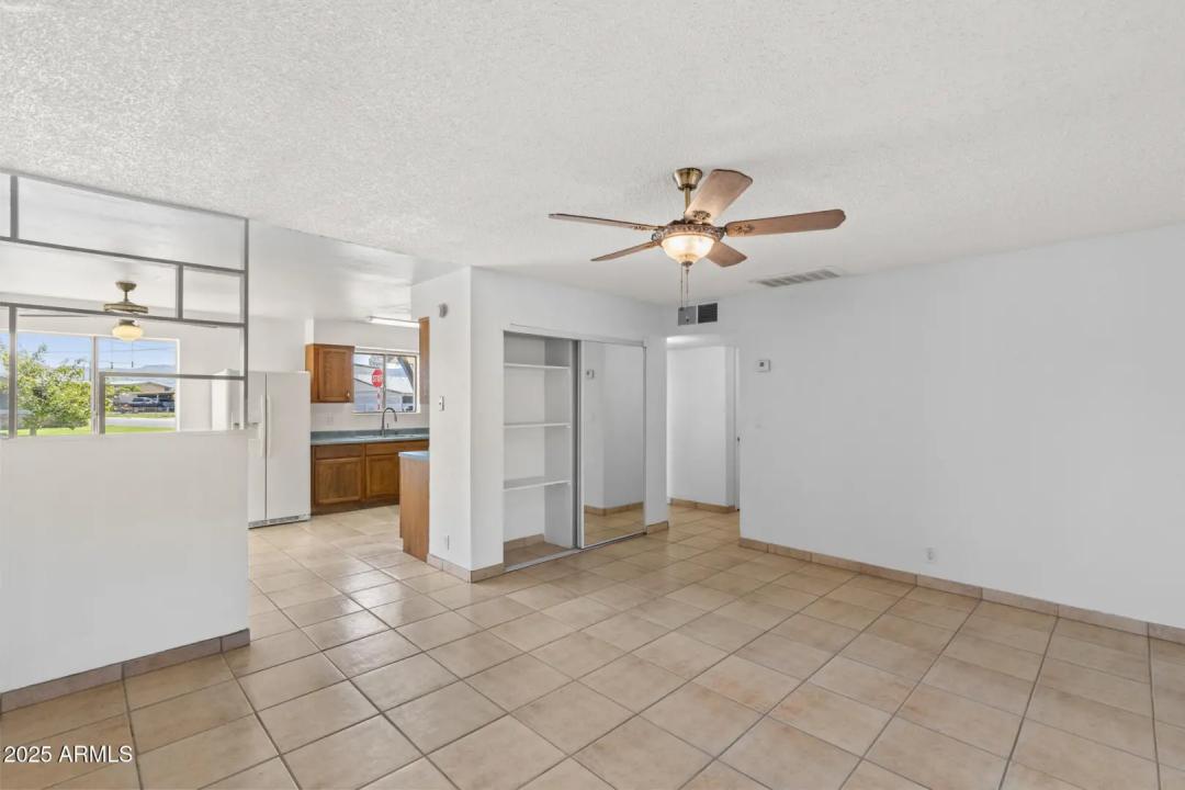 Real Estate Picture 4