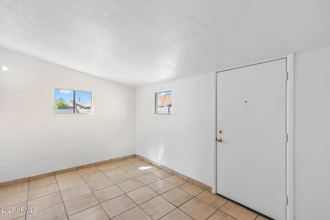 Real Estate Picture 15