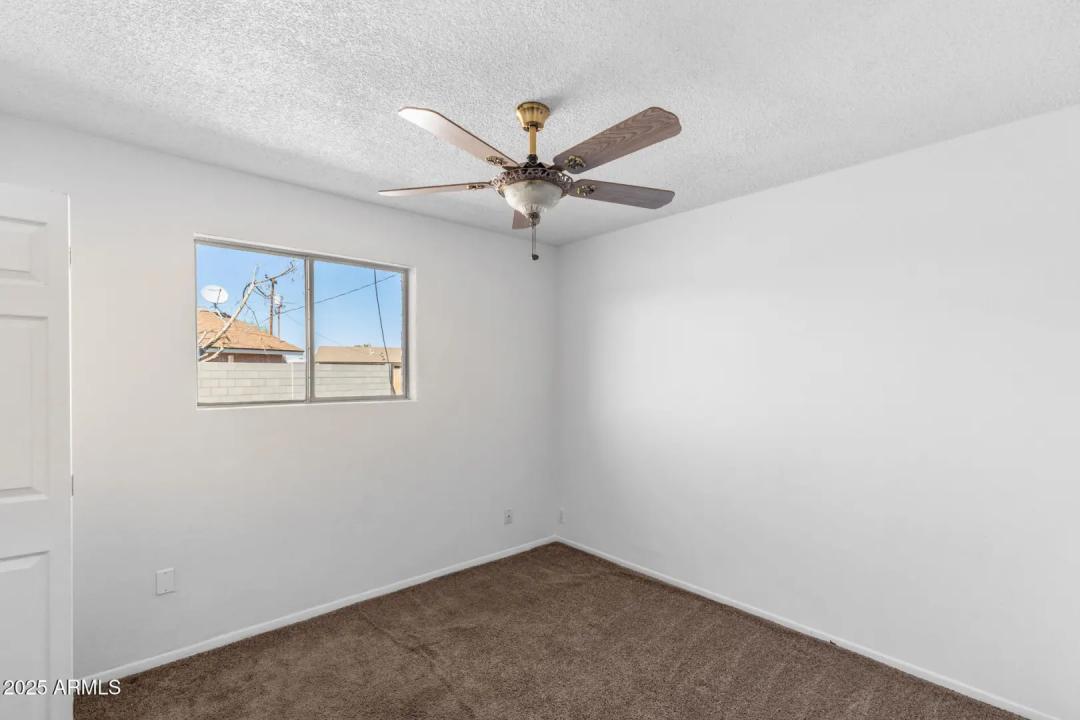 Real Estate Picture 16