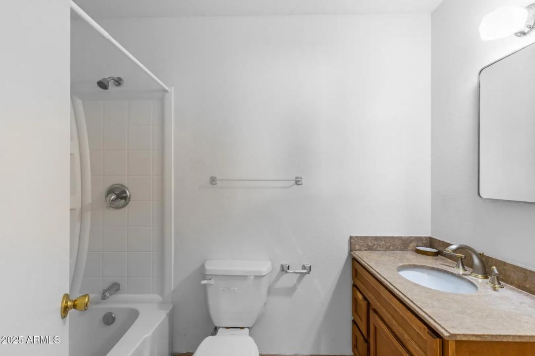 Real Estate Picture 17