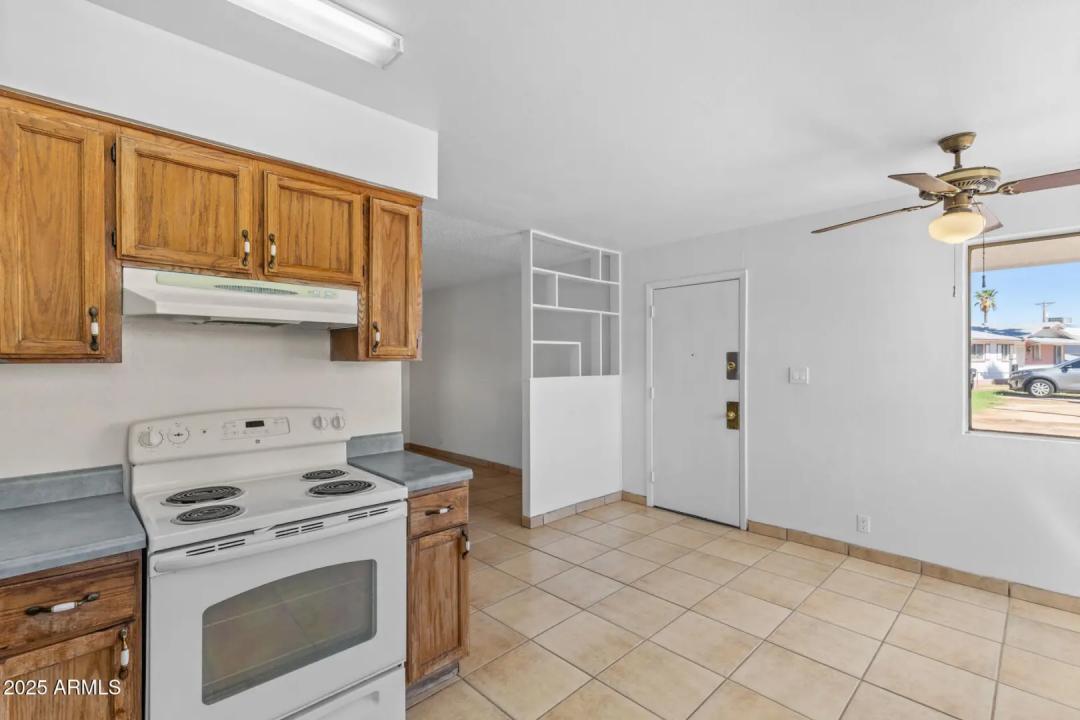 Real Estate Picture 9