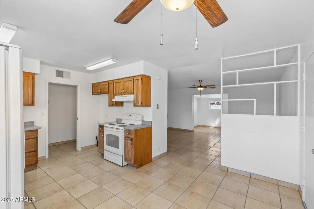 Real Estate Picture 10
