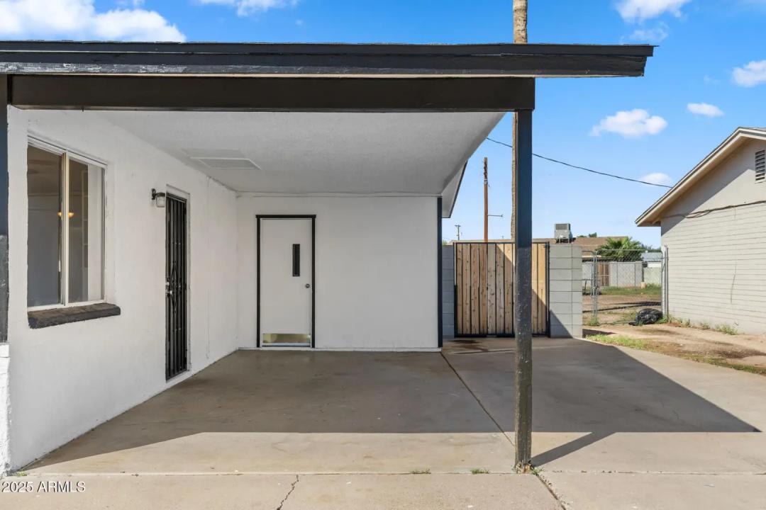 Real Estate Picture 3