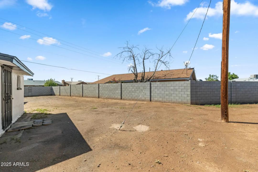 Real Estate Picture 23