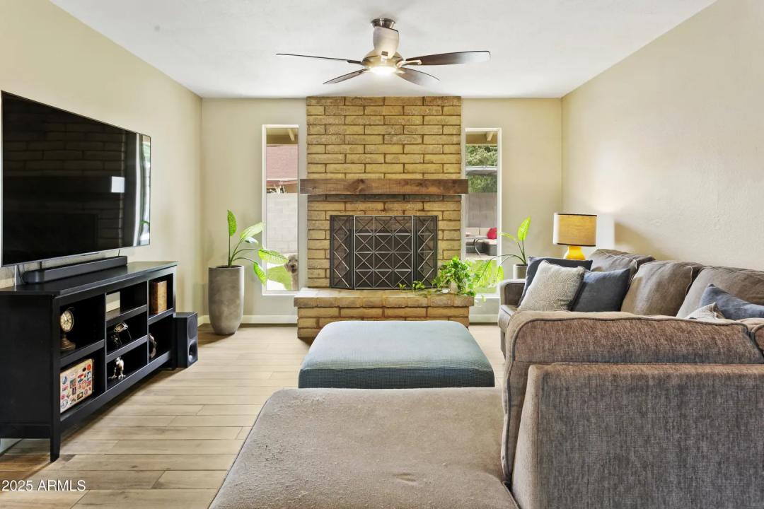 Real Estate Picture 6