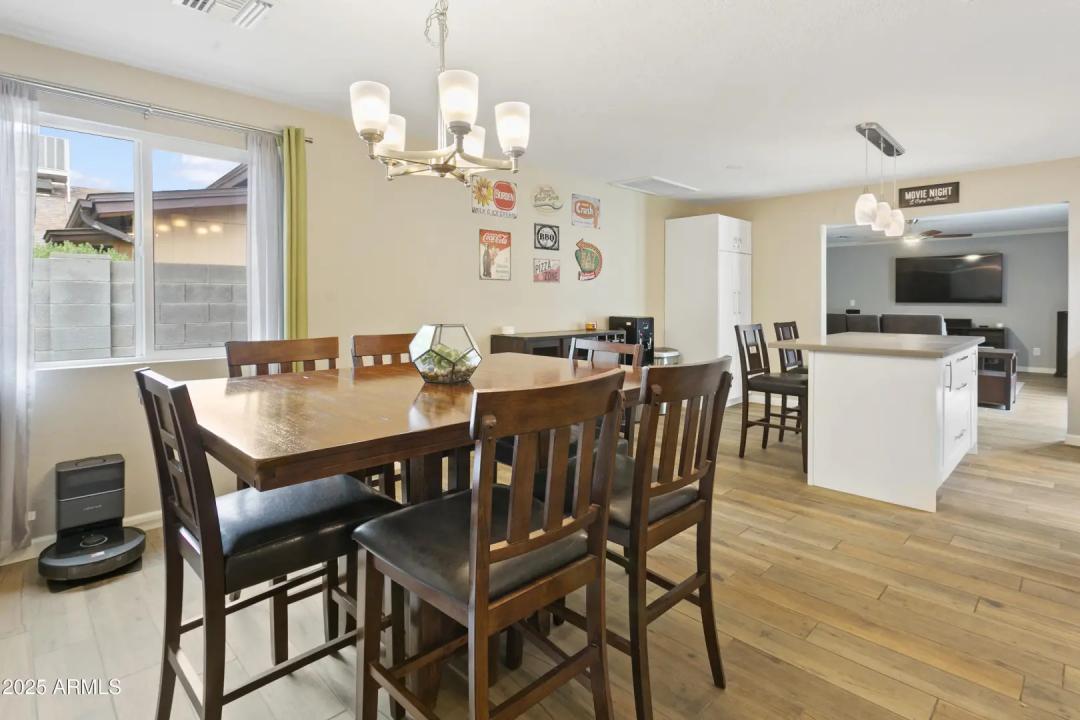 Real Estate Picture 7