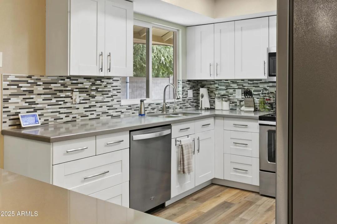 Real Estate Picture 10
