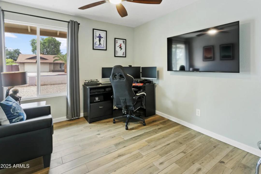 Real Estate Picture 16