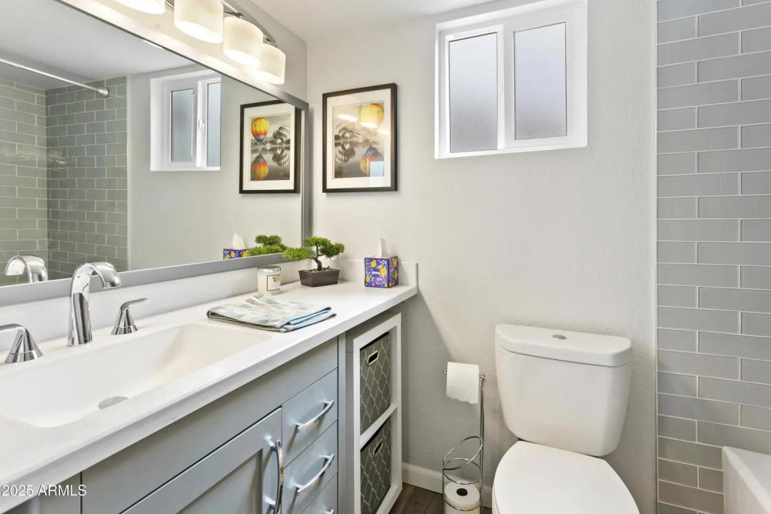 Real Estate Picture 18