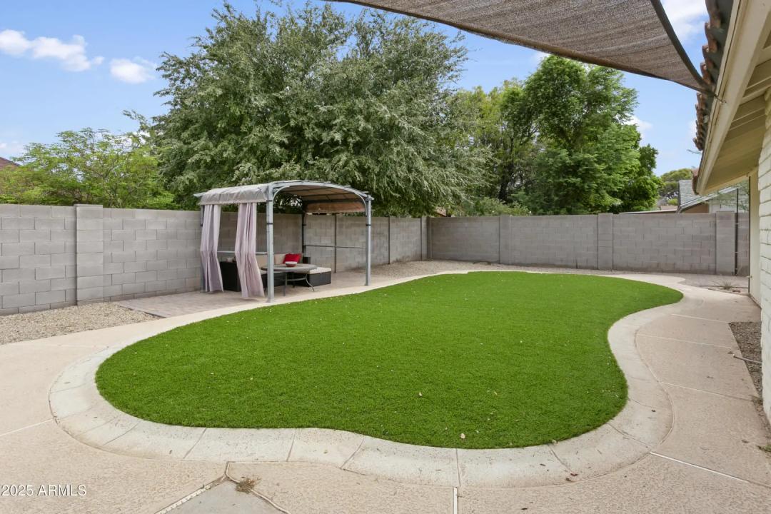 Real Estate Picture 22