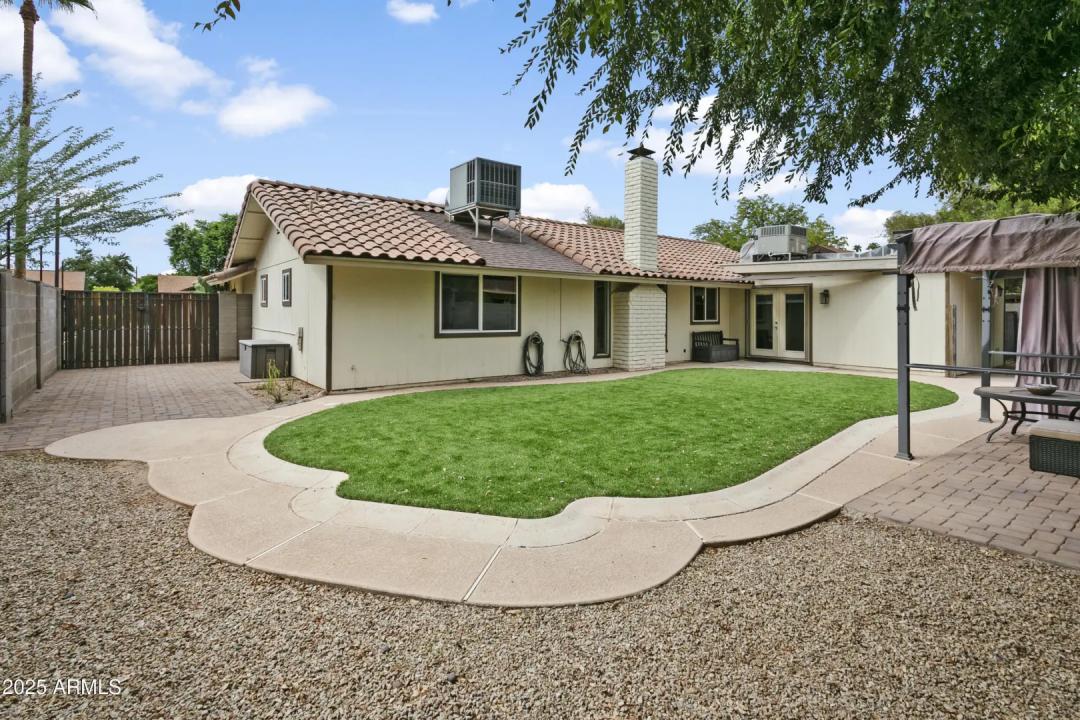 Real Estate Picture 25