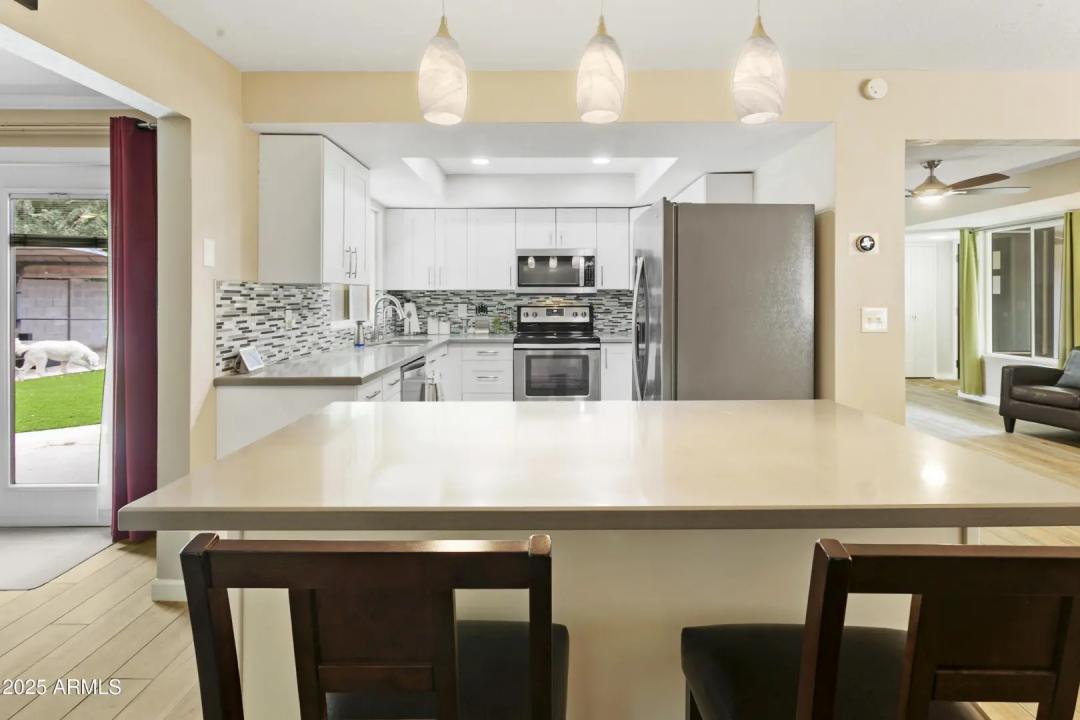 Real Estate Picture 9