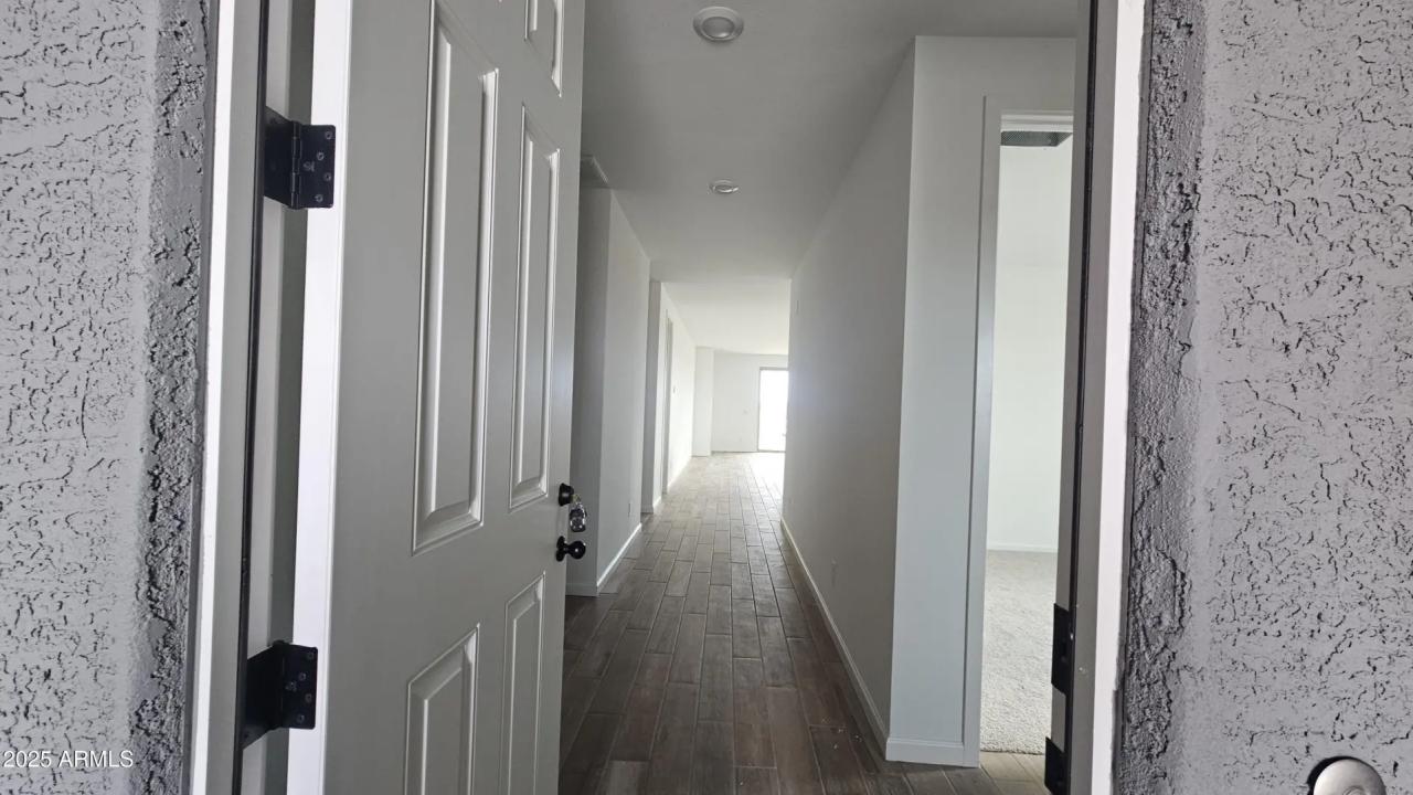 Real Estate Picture 3
