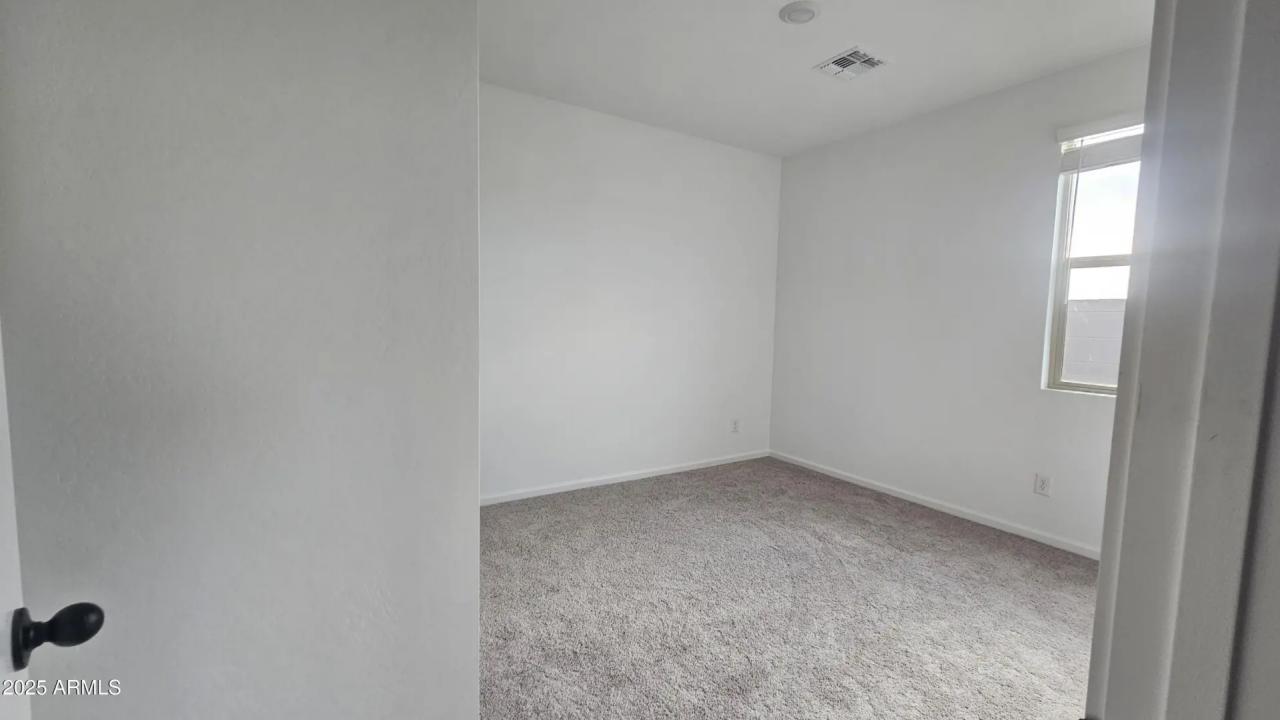 Real Estate Picture 6