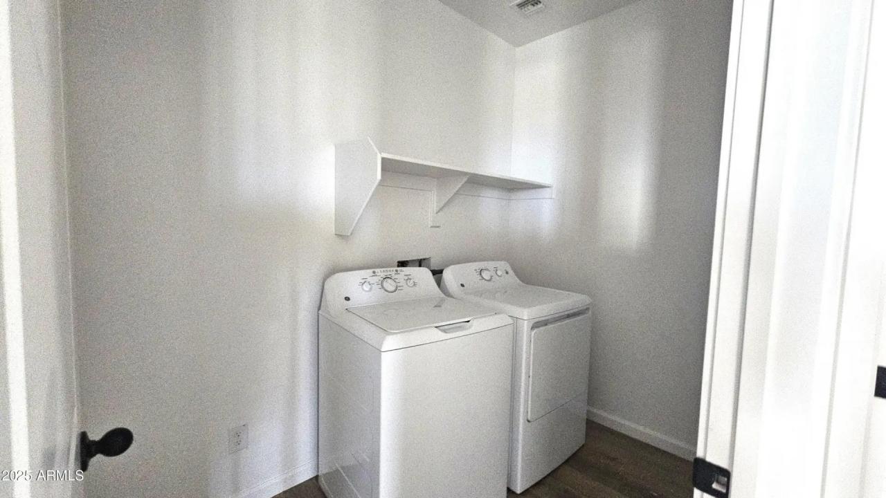 Real Estate Picture 7