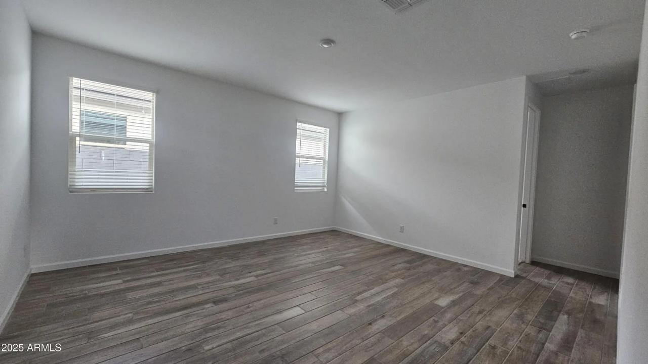 Real Estate Picture 8
