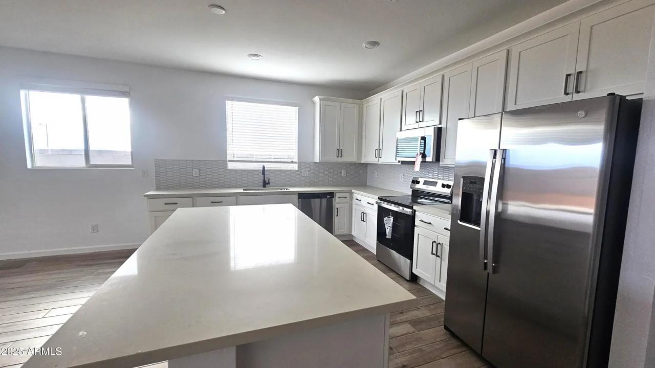 Real Estate Picture 11