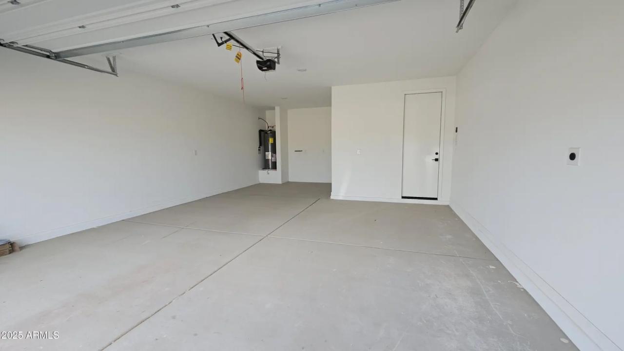 Real Estate Picture 3