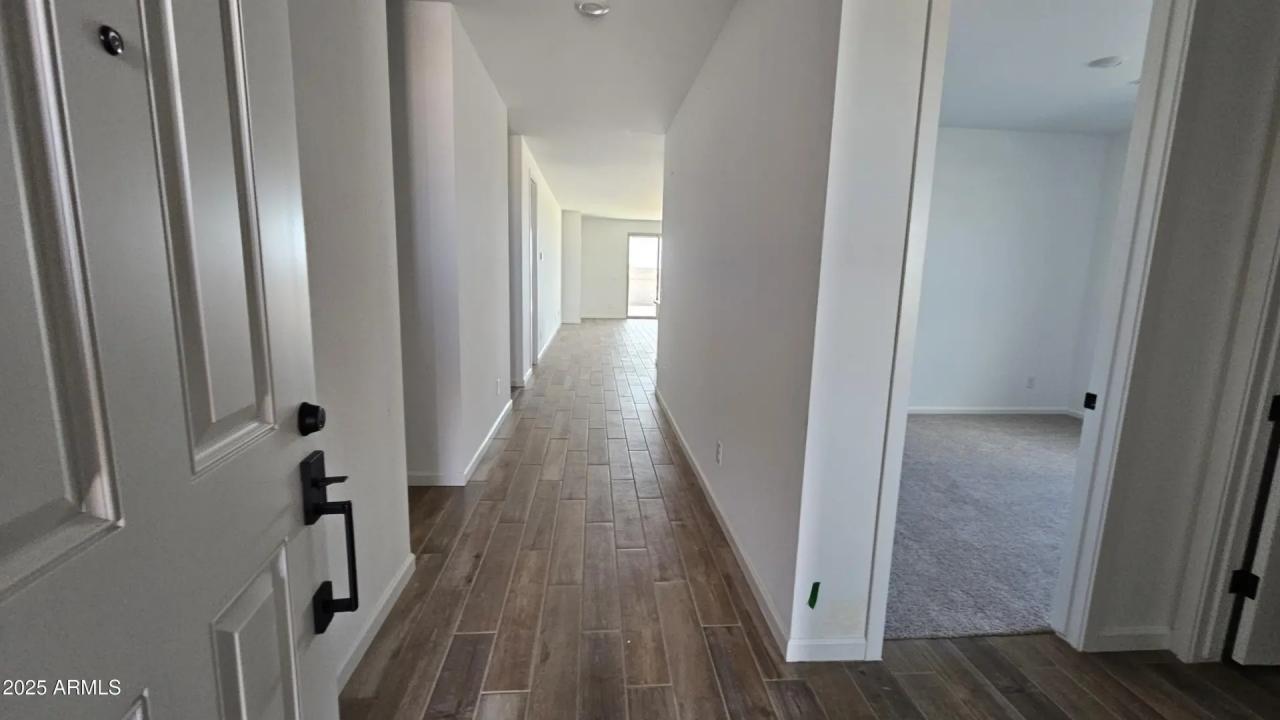 Real Estate Picture 4