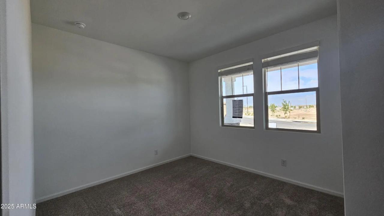 Real Estate Picture 5