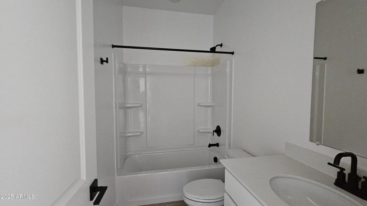 Real Estate Picture 6
