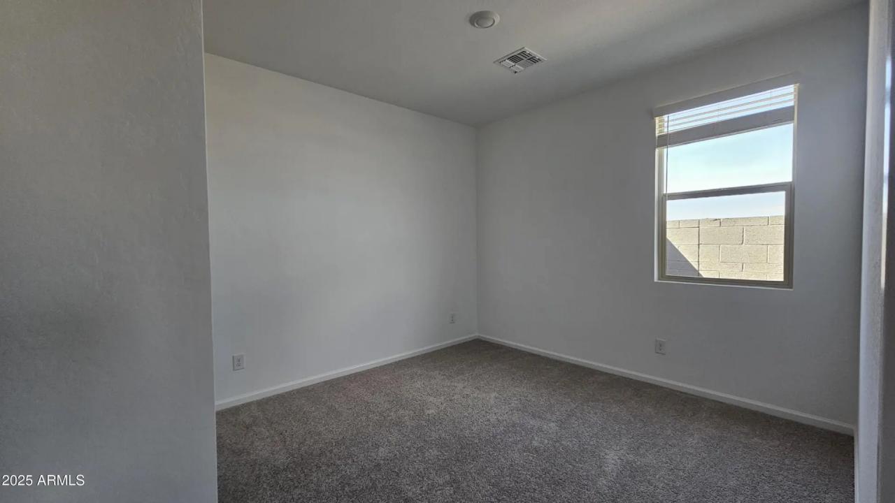 Real Estate Picture 7