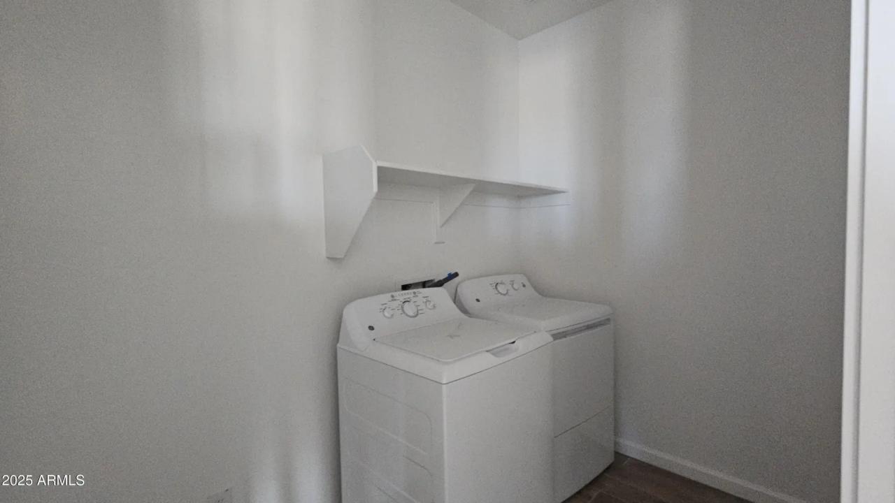 Real Estate Picture 8