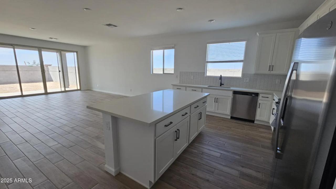 Real Estate Picture 12