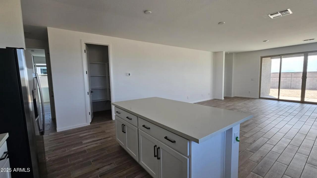 Real Estate Picture 13