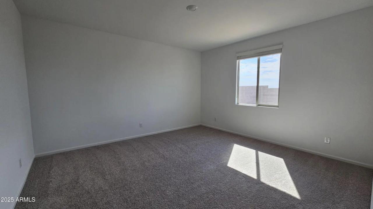 Real Estate Picture 16