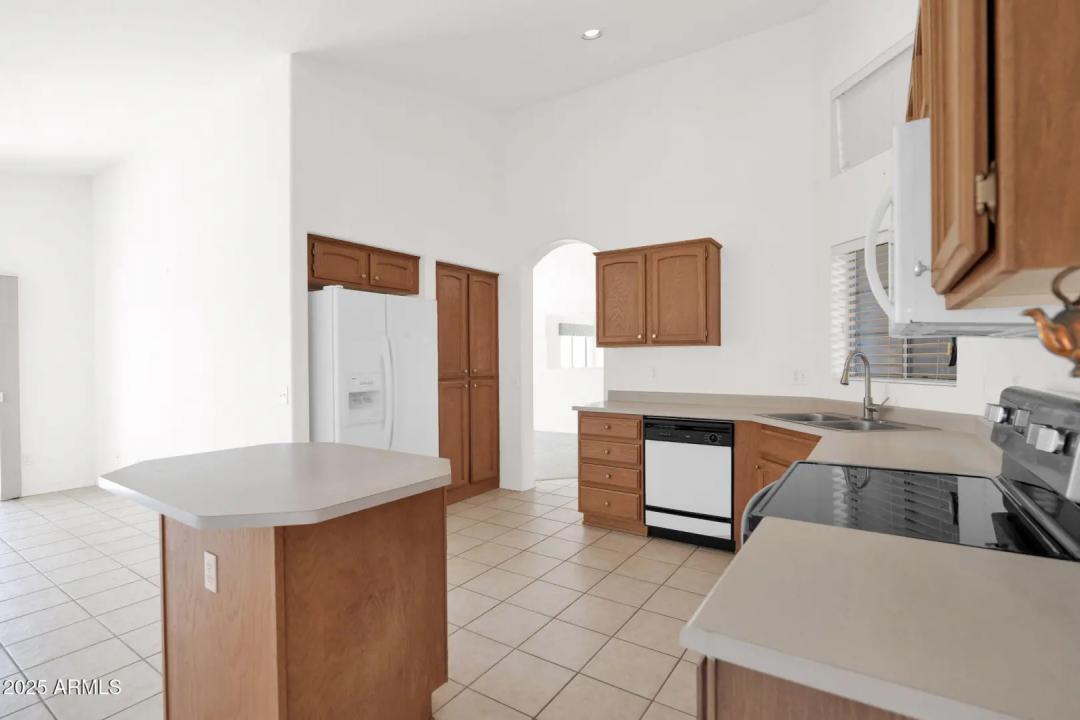 Real Estate Picture 5