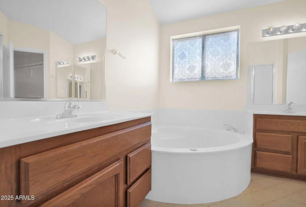Real Estate Picture 22