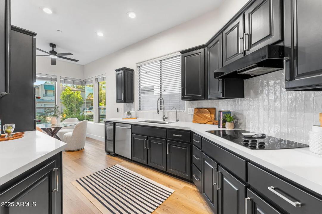 Real Estate Picture 16