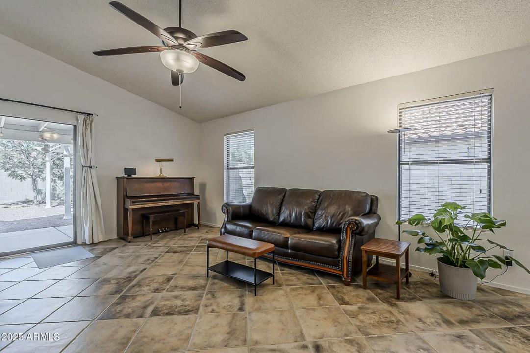 Real Estate Picture 9
