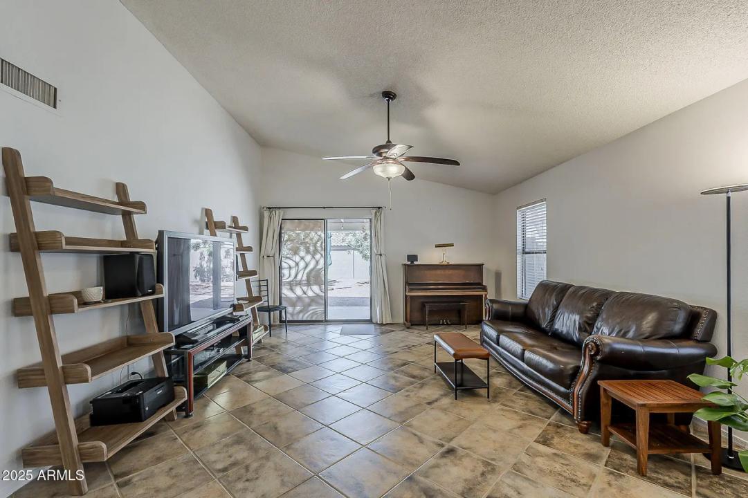Real Estate Picture 13