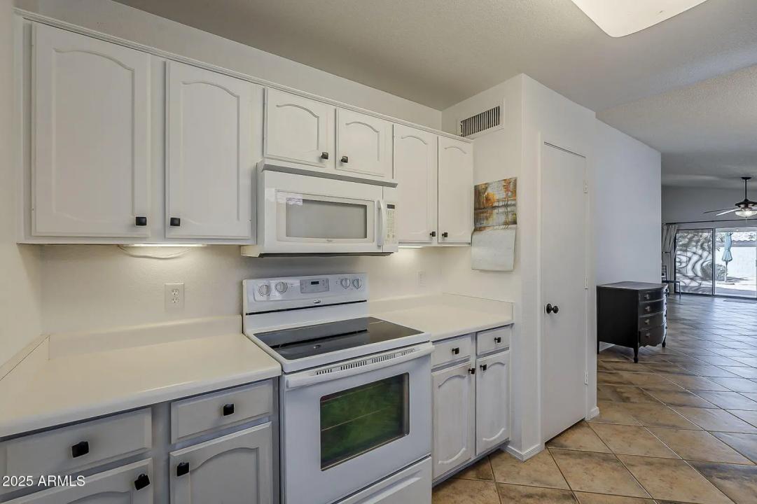 Real Estate Picture 18