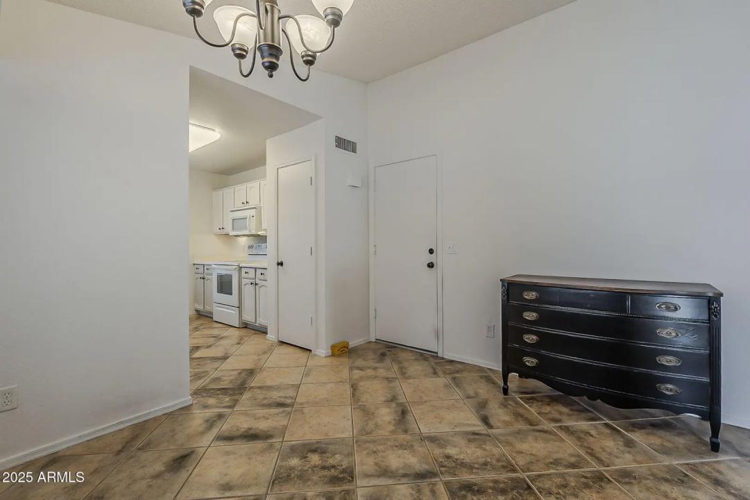 Real Estate Picture 24