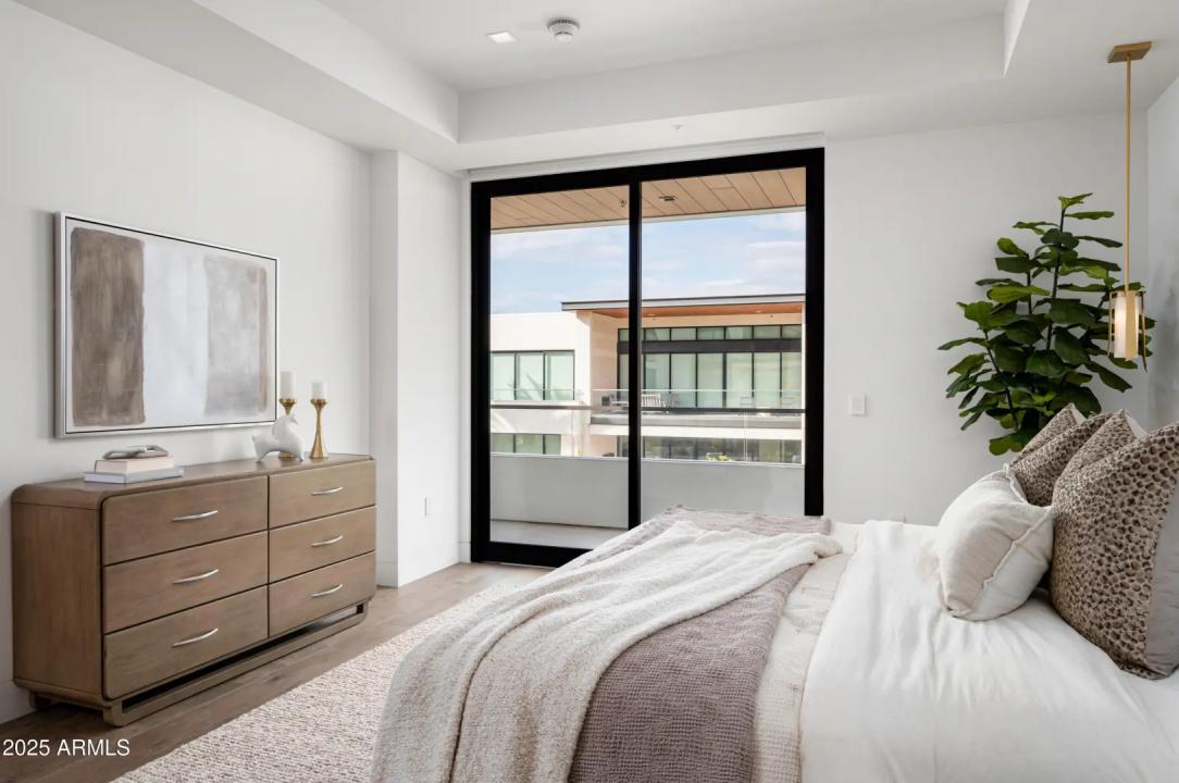 Real Estate Picture 8