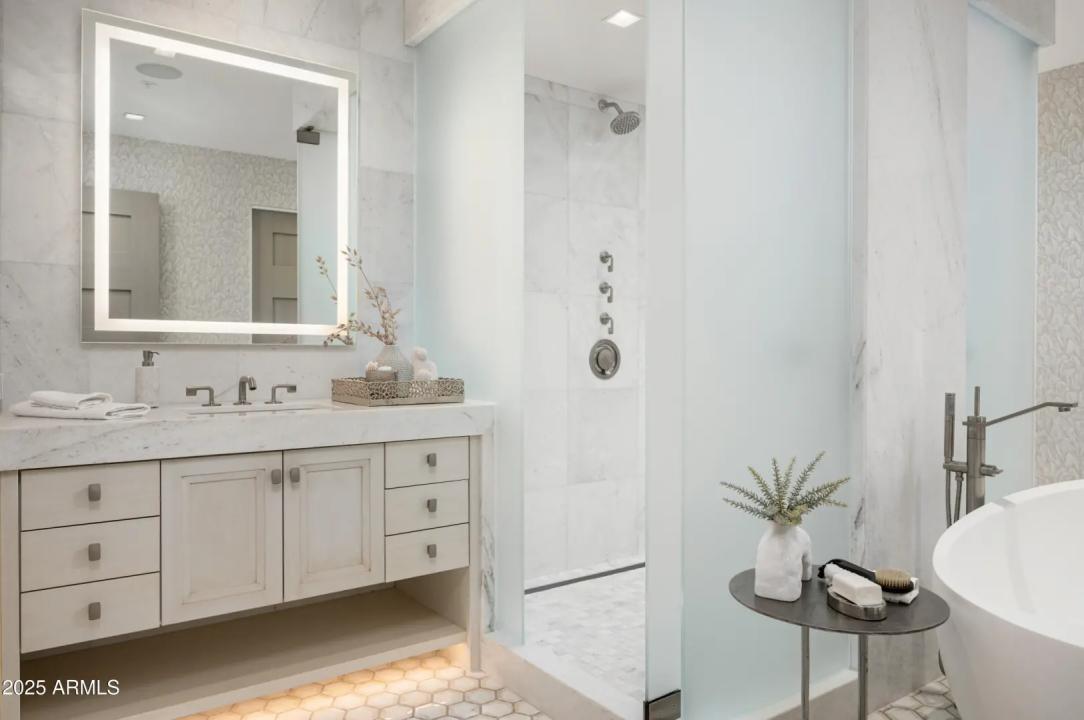 Real Estate Picture 10