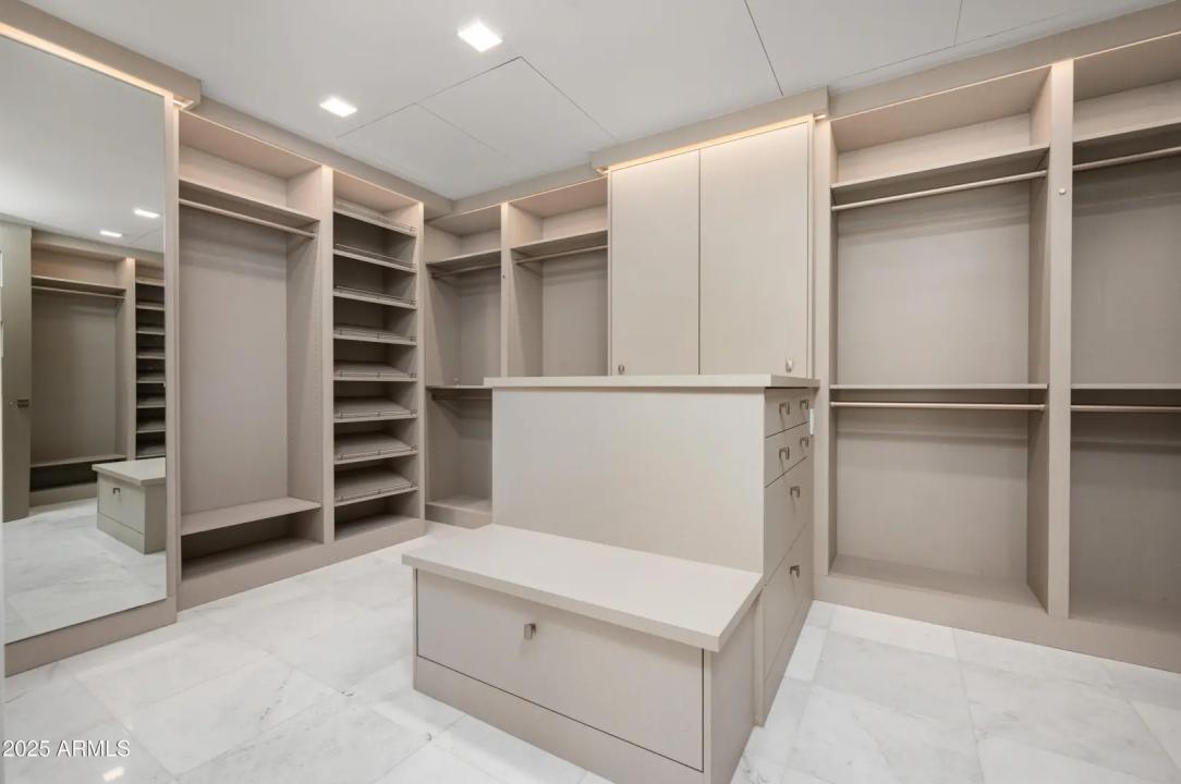 Real Estate Picture 14