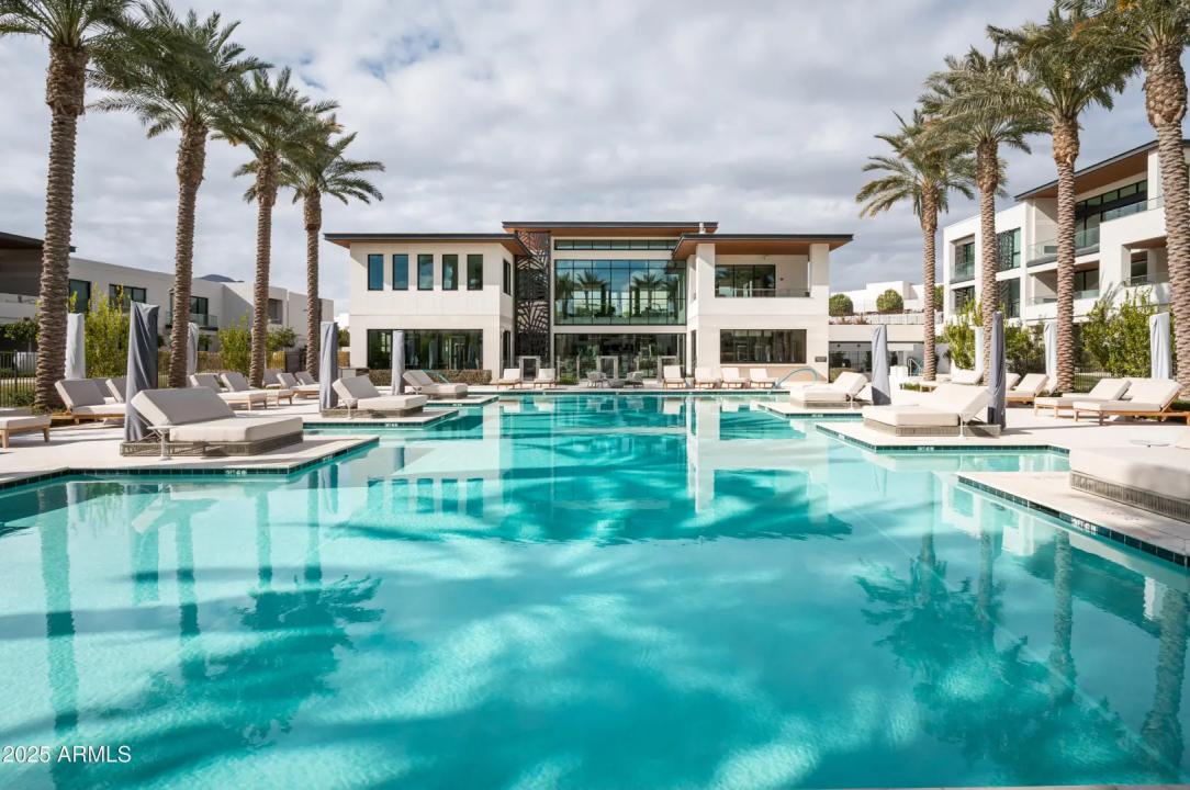 Real Estate Picture 17