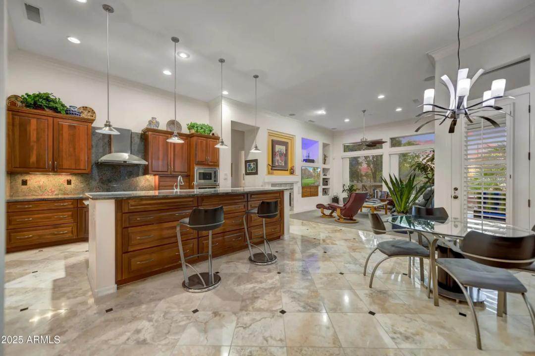 Real Estate Picture 9