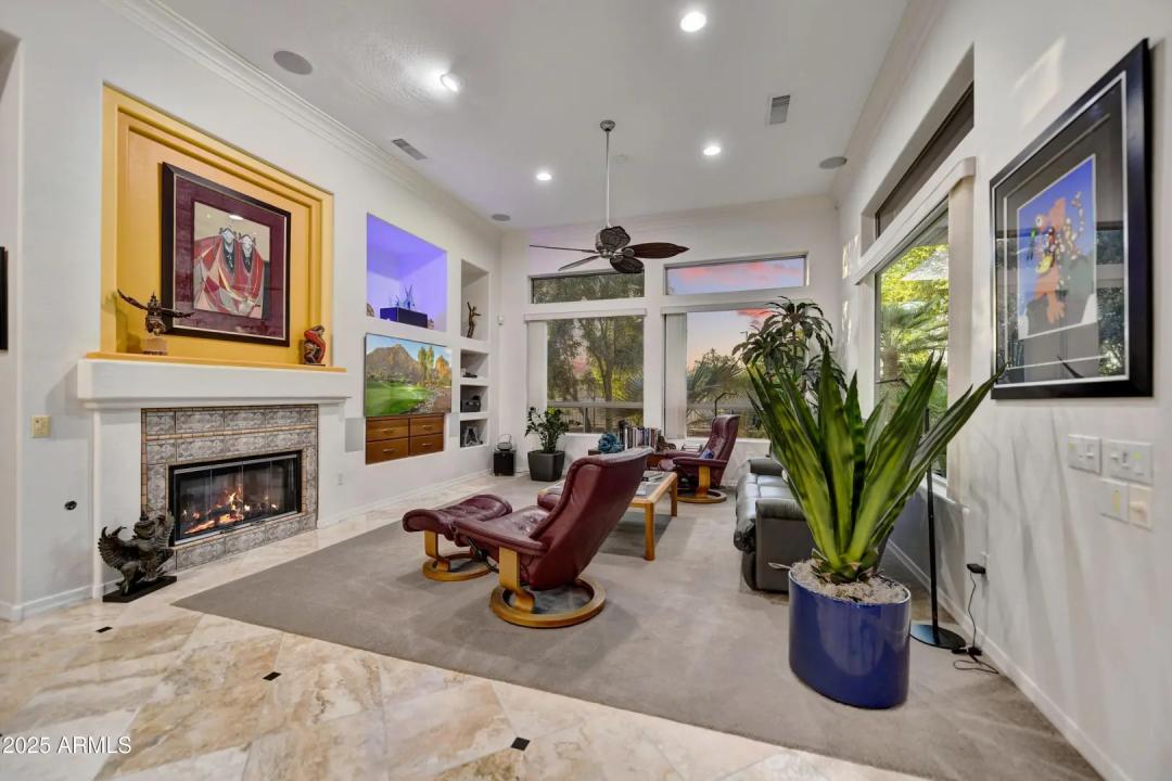 Real Estate Picture 13