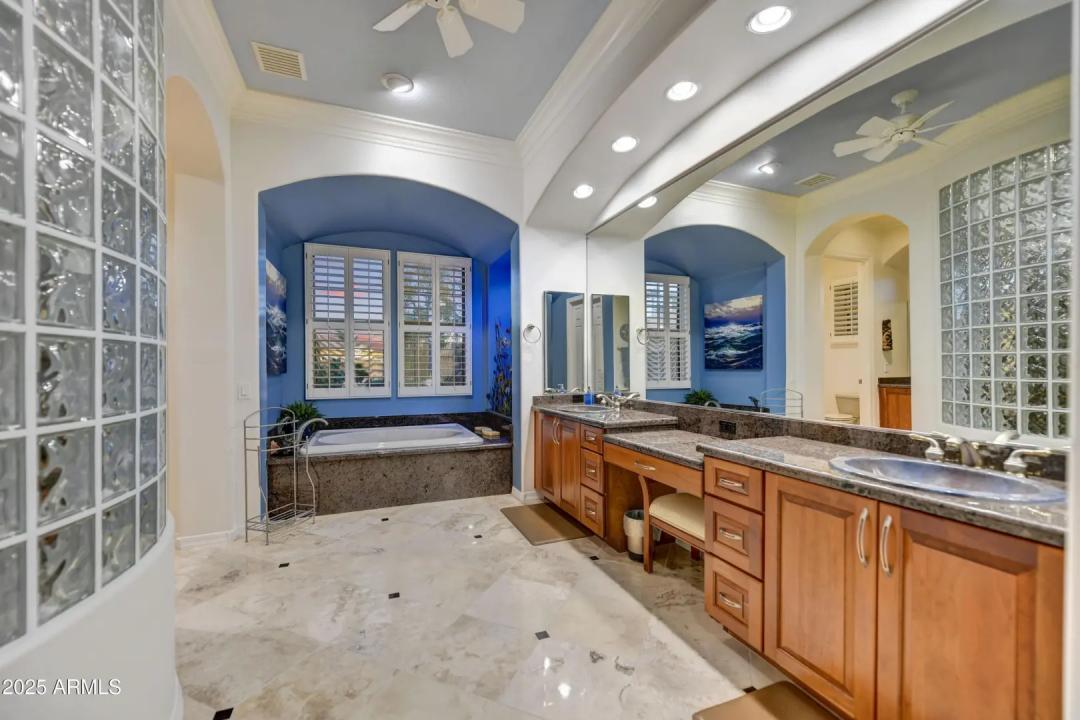 Real Estate Picture 18